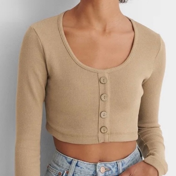 Button Down Long Sleeve Crop Top - Picture 1 of 6